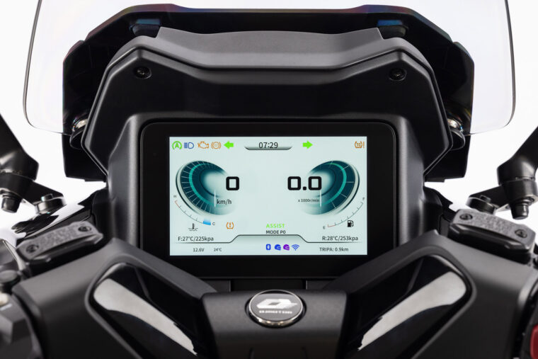 QJ-Fort-125N-2026-detalles30