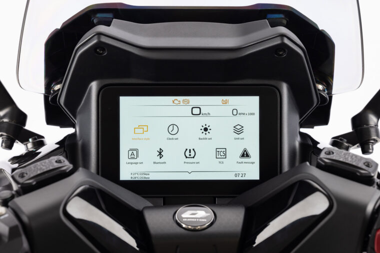 QJ-Fort-125N-2026-detalles32