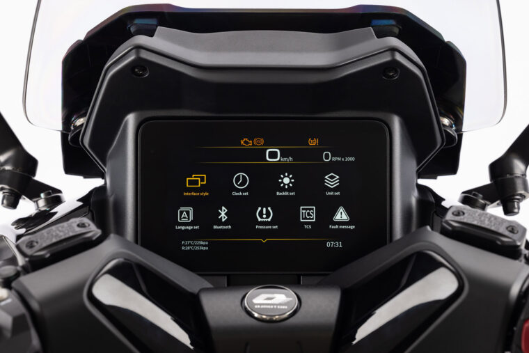 QJ-Fort-125N-2026-detalles33