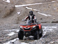 QJ Motor se adentra en el segmento de los ATV con tres modelos 26 QJ SFA 600 High 2025 accion