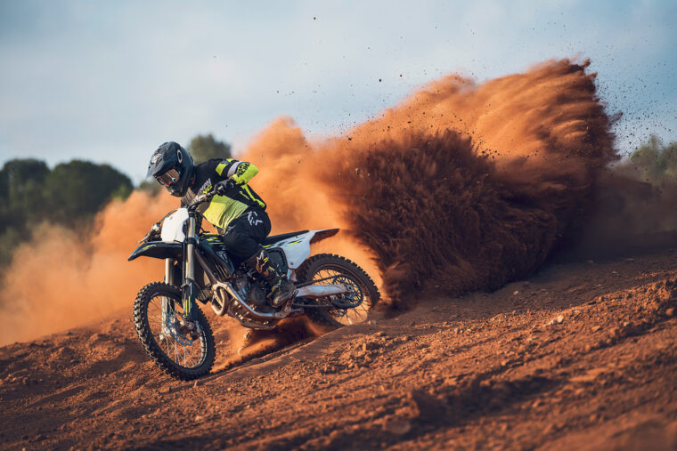 Triumph-TF-450-X-2026-accion11