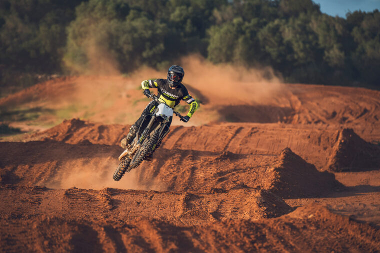 Triumph-TF-450-X-2026-accion12