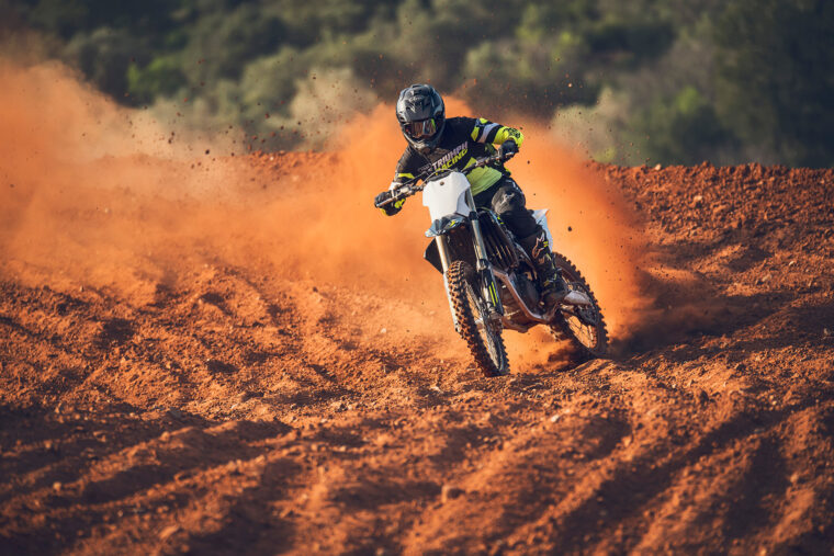 Triumph-TF-450-X-2026-accion13