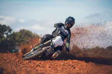 Triumph TF 450 X 2026 accion14