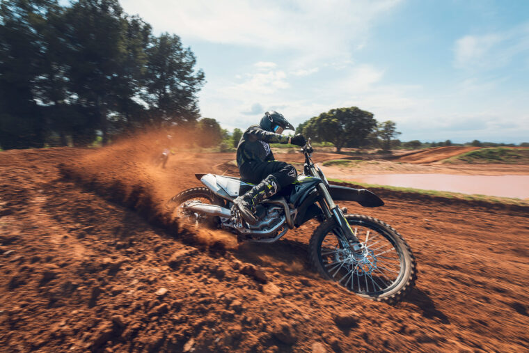 Triumph-TF-450-X-2026-accion16