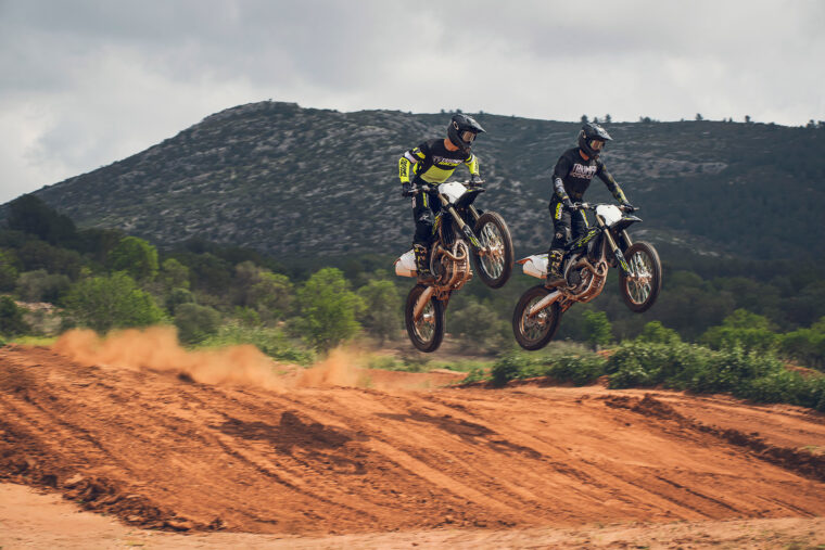 Triumph-TF-450-X-2026-accion2