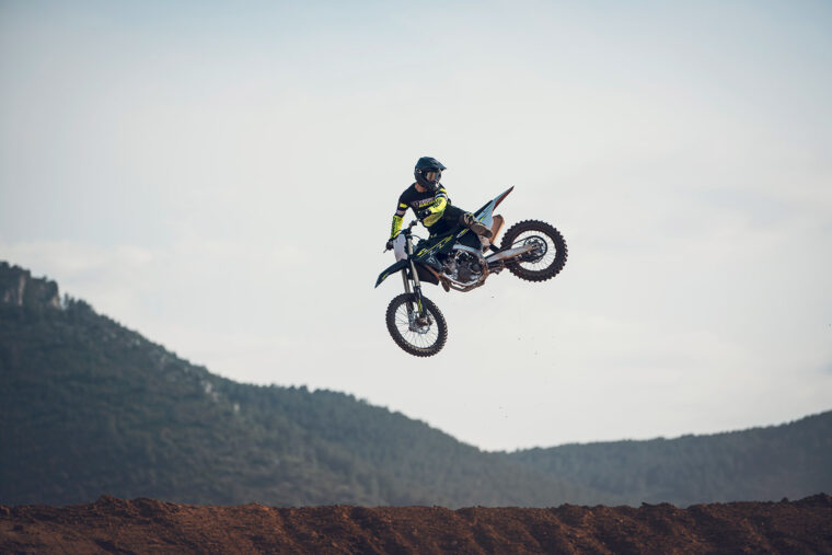 Triumph-TF-450-X-2026-accion8