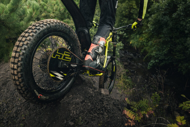 Triumph-TXP-24-2026-Oset-accion2