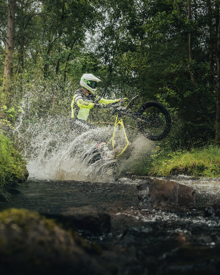 Triumph TXP. ¡Nuevas motos eléctricas de trial desarrolladas con OSET! 99 Triumph TXP 24 2026 Oset accion4