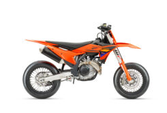 KTM 450 SMR 2026 34 KTM 450 SMR 2026 estudio1