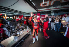 La recogida de firmas contra la 'ley anti-Bautista' ya va más allá del paddock de Superbike 17 alvaro bautista recogida firmas (1)