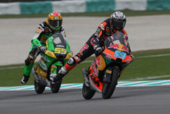 Grave accidente entre José Antonio Rueda y Noah Dettwiler antes de la carrera de Moto3 en Sepang 4 rueda dettwiler accidente moto3 sepang malasia