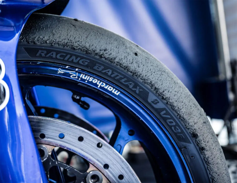 Bridgestone-Racing-Battlax-V03F