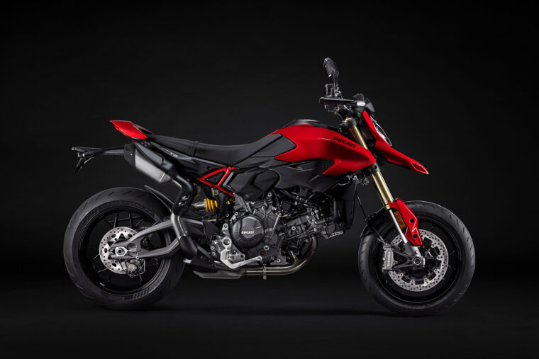 Ducati-Hypermotard-V2-2026-10