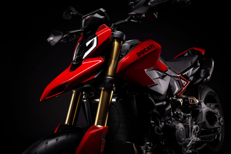 Ducati-Hypermotard-V2-2026-11