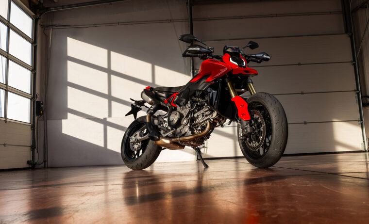 Ducati-Hypermotard-V2-2026-13