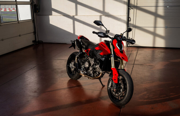 Ducati-Hypermotard-V2-2026-14