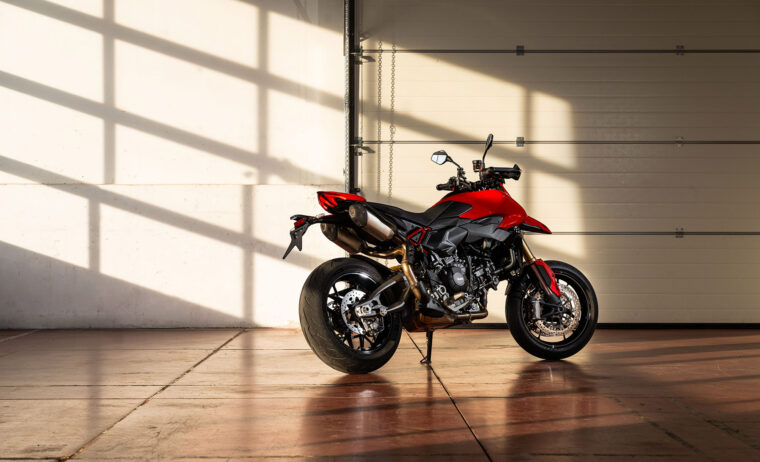 Ducati-Hypermotard-V2-2026-17