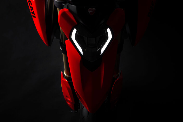 Ducati-Hypermotard-V2-2026-28