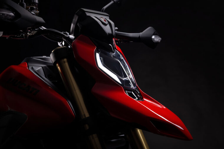 Ducati-Hypermotard-V2-2026-30