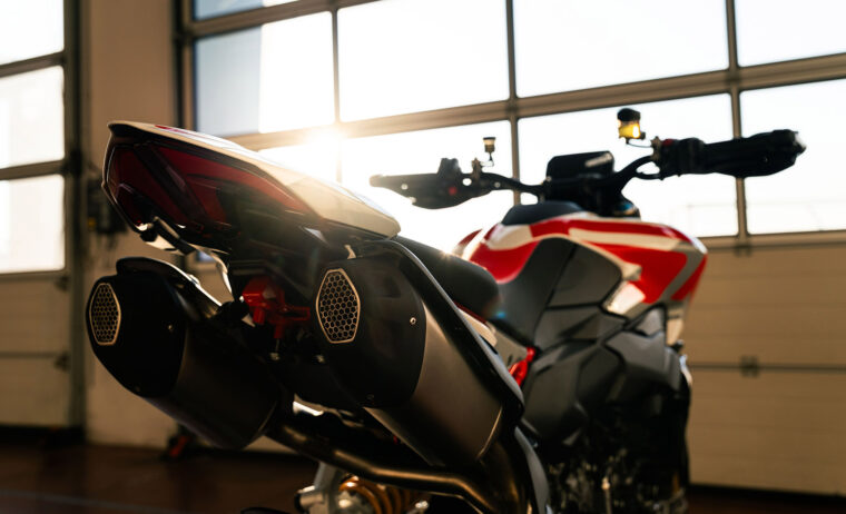 Ducati-Hypermotard-V2-SP-2026-100