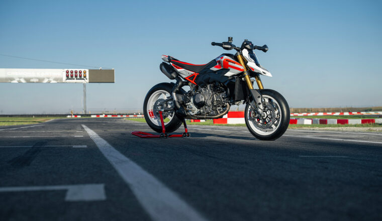 Ducati-Hypermotard-V2-SP-2026-19