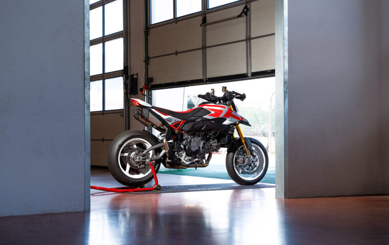 Ducati-Hypermotard-V2-SP-2026-29