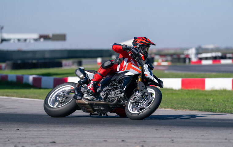 Ducati-Hypermotard-V2-SP-2026-38