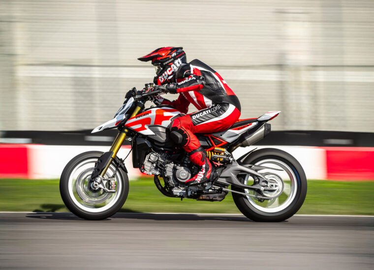 Ducati-Hypermotard-V2-SP-2026-45