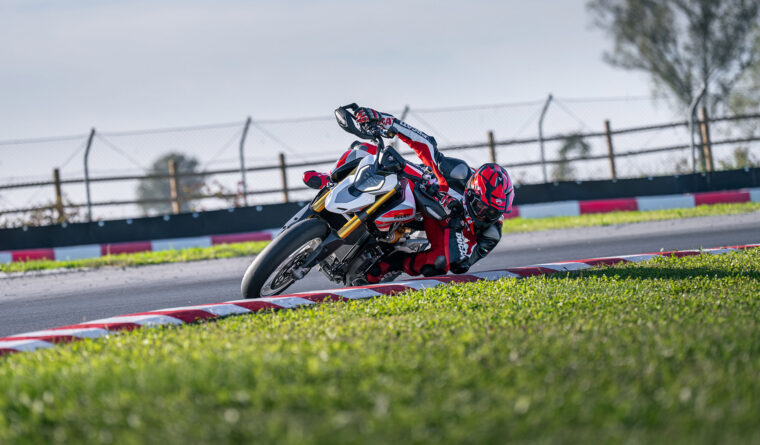 Ducati-Hypermotard-V2-SP-2026-48