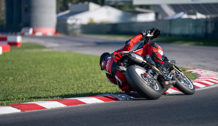 Ducati-Hypermotard-V2-SP-2026-52
