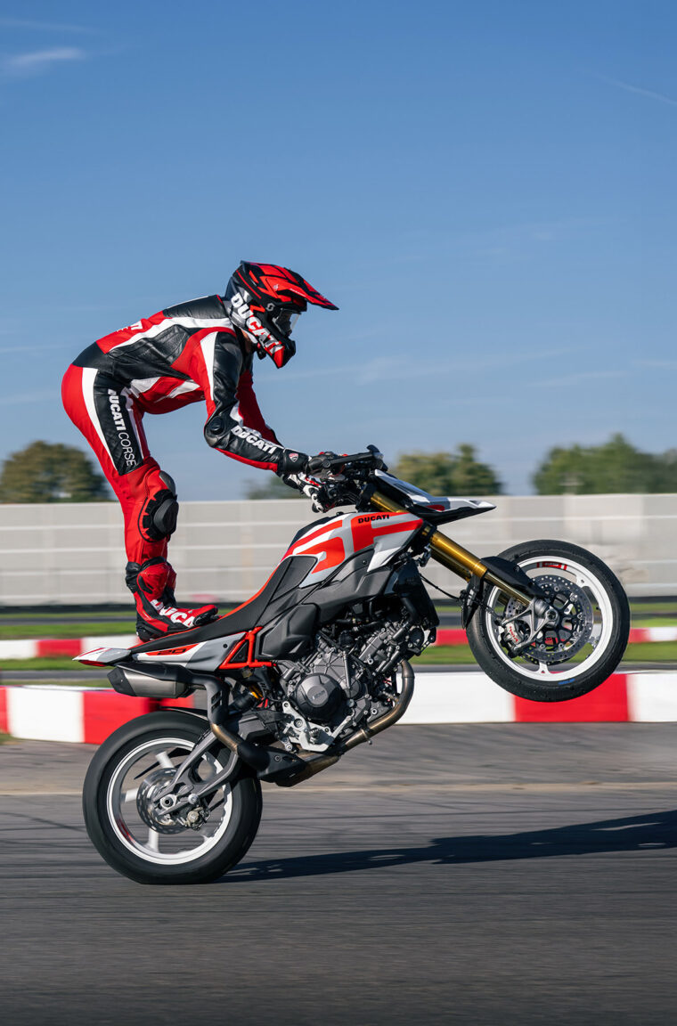 Ducati-Hypermotard-V2-SP-2026-54