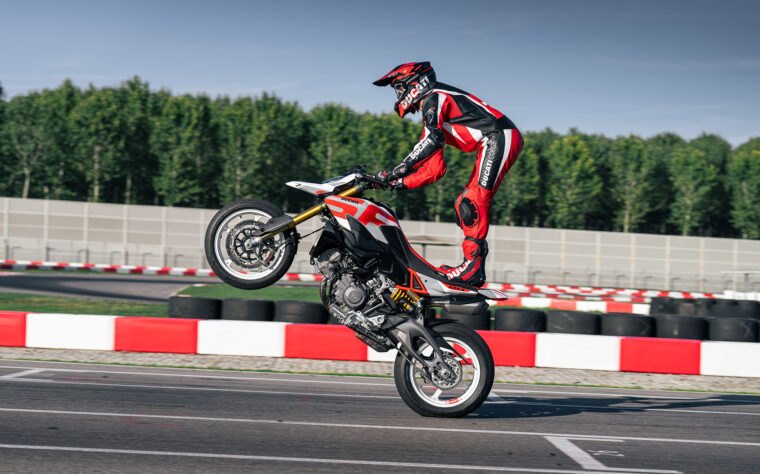 Ducati-Hypermotard-V2-SP-2026-58