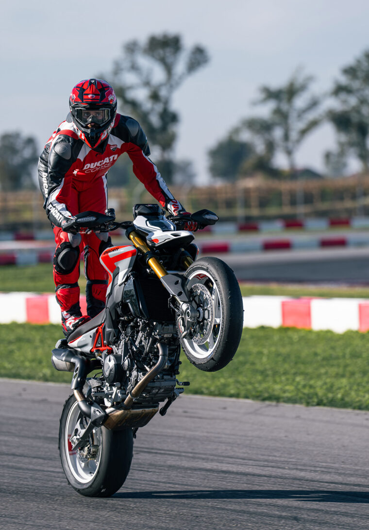Ducati-Hypermotard-V2-SP-2026-62