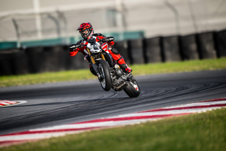 Ducati-Hypermotard-V2-SP-2026-65