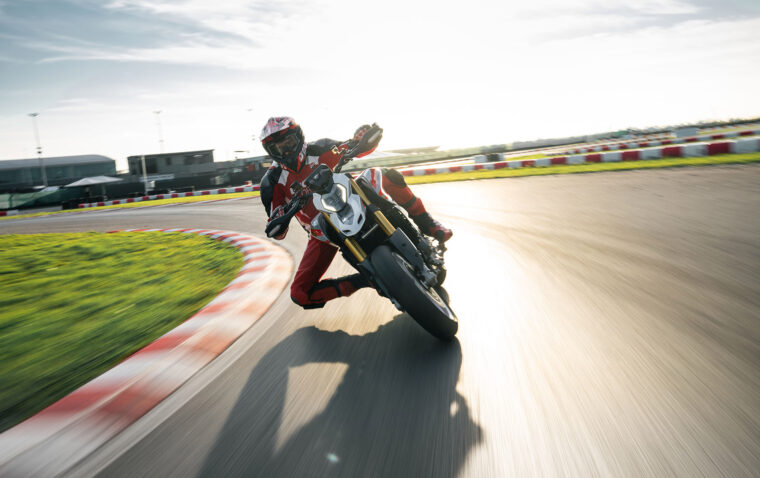 Ducati-Hypermotard-V2-SP-2026-66
