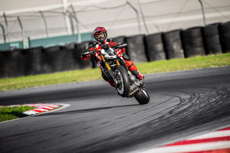 Ducati-Hypermotard-V2-SP-2026-67