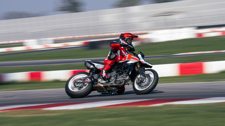 Ducati-Hypermotard-V2-SP-2026-74