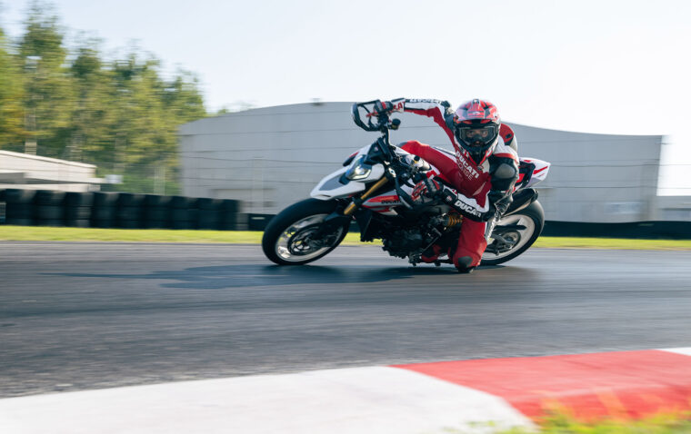 Ducati-Hypermotard-V2-SP-2026-76