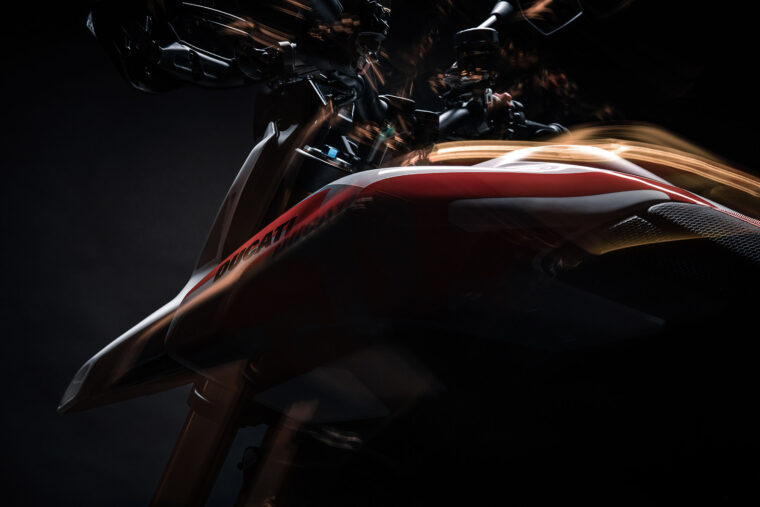 Ducati-Hypermotard-V2-SP-2026-81