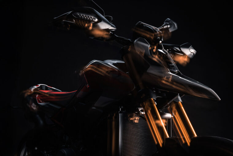 Ducati-Hypermotard-V2-SP-2026-9