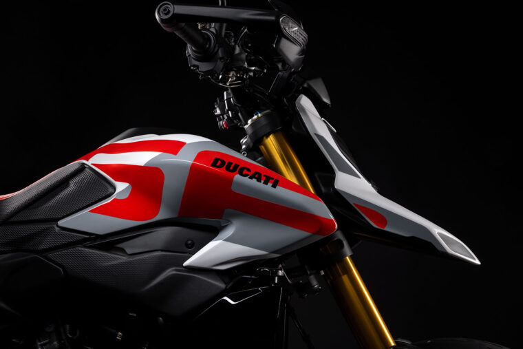 Ducati-Hypermotard-V2-SP-2026-94