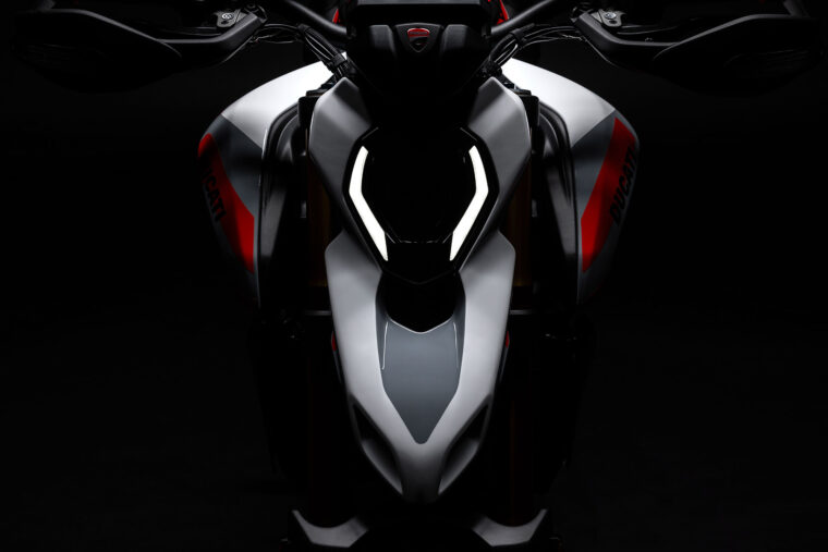 Ducati-Hypermotard-V2-SP-2026-96