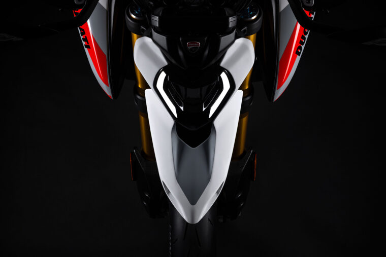 Ducati-Hypermotard-V2-SP-2026-99