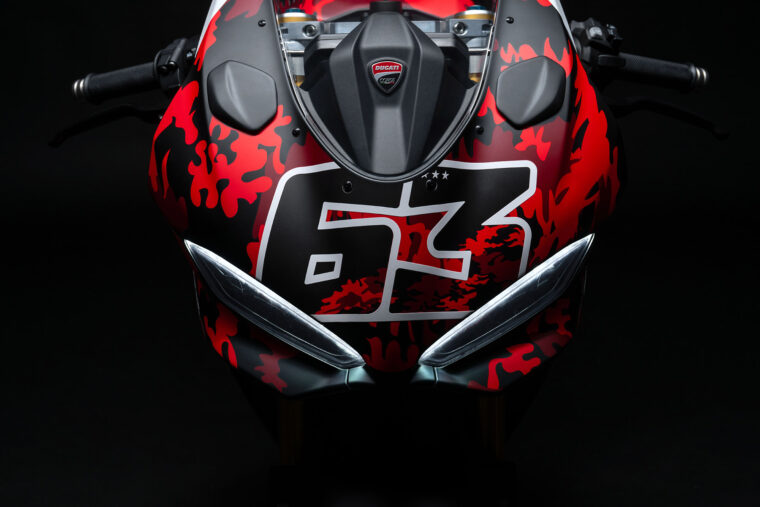Ducati-Panigale-V2-FB63-2026-16