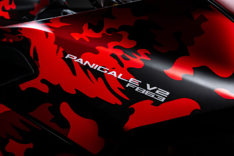 Ducati-Panigale-V2-FB63-2026-21