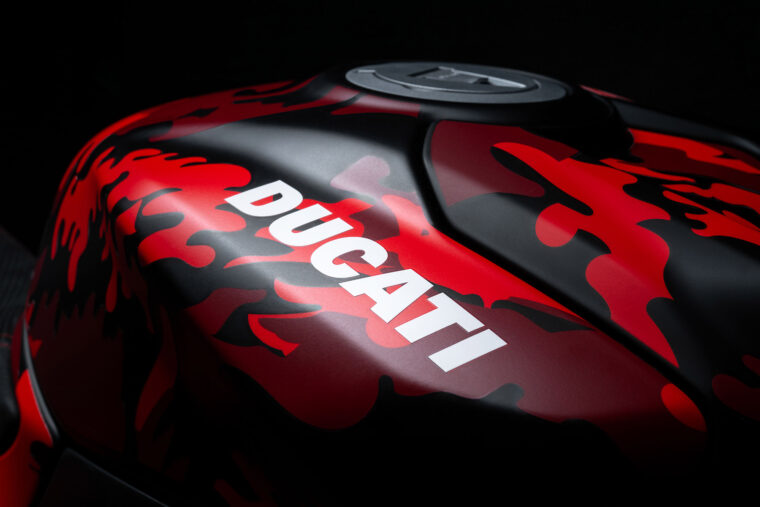 Ducati-Panigale-V2-FB63-2026-23