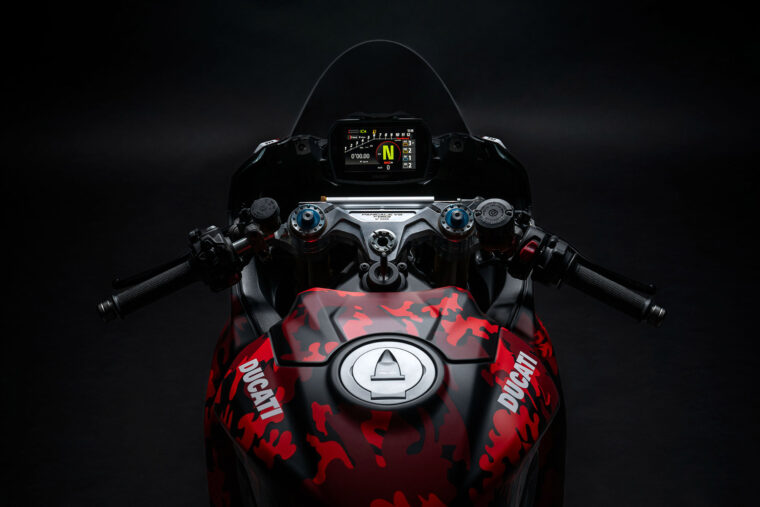 Ducati-Panigale-V2-FB63-2026-24