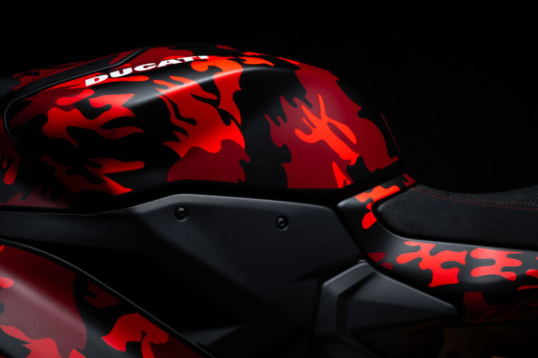 Ducati-Panigale-V2-FB63-2026-7