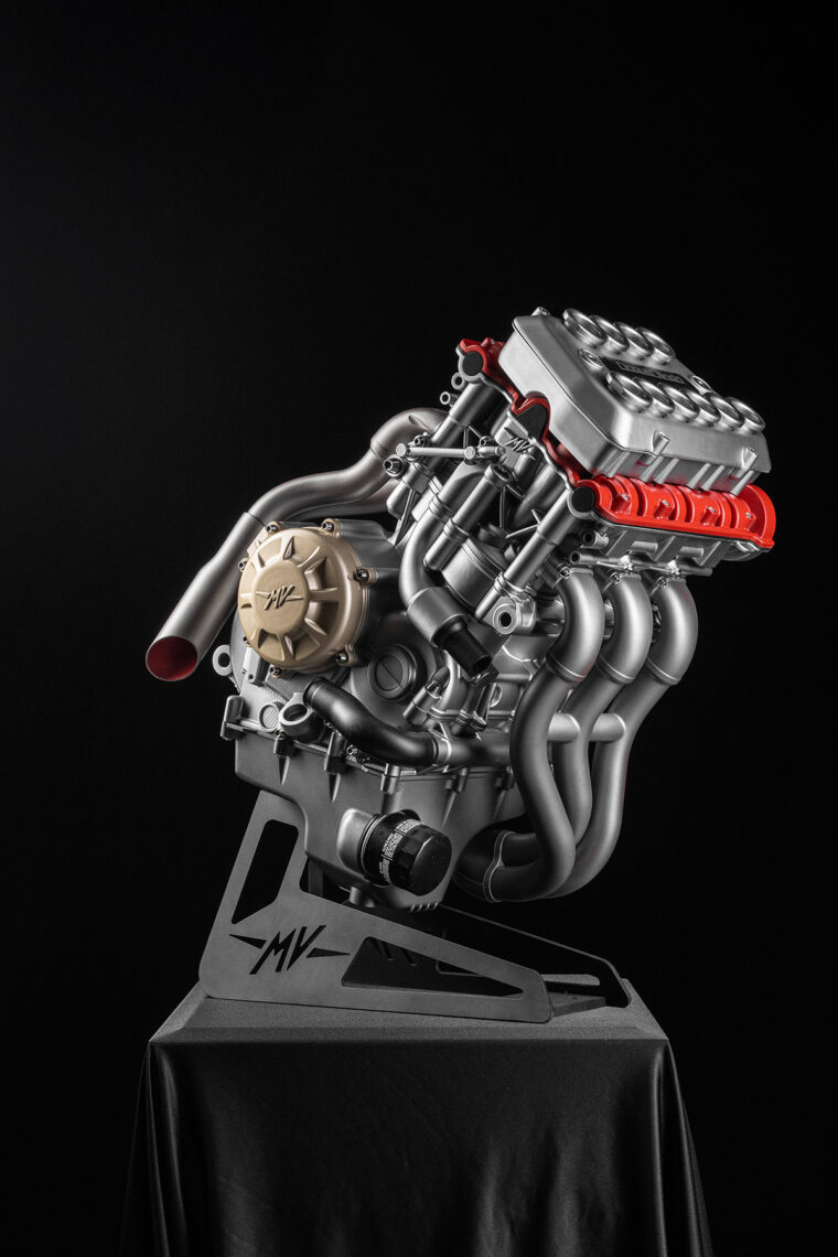 Locura de MV Agusta: ¡Motor 5 cilindros de 240 cv mostrado en el EICMA! 6 MV Agusta 5 cilindros motor8